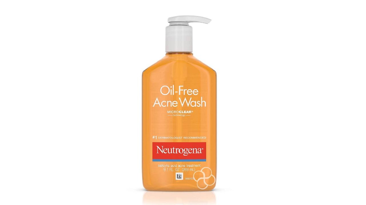 Best Pregnancy-Safe Skin Care Products X Neutrogena Oil-Free Acne Wash with Salicylic Acid
