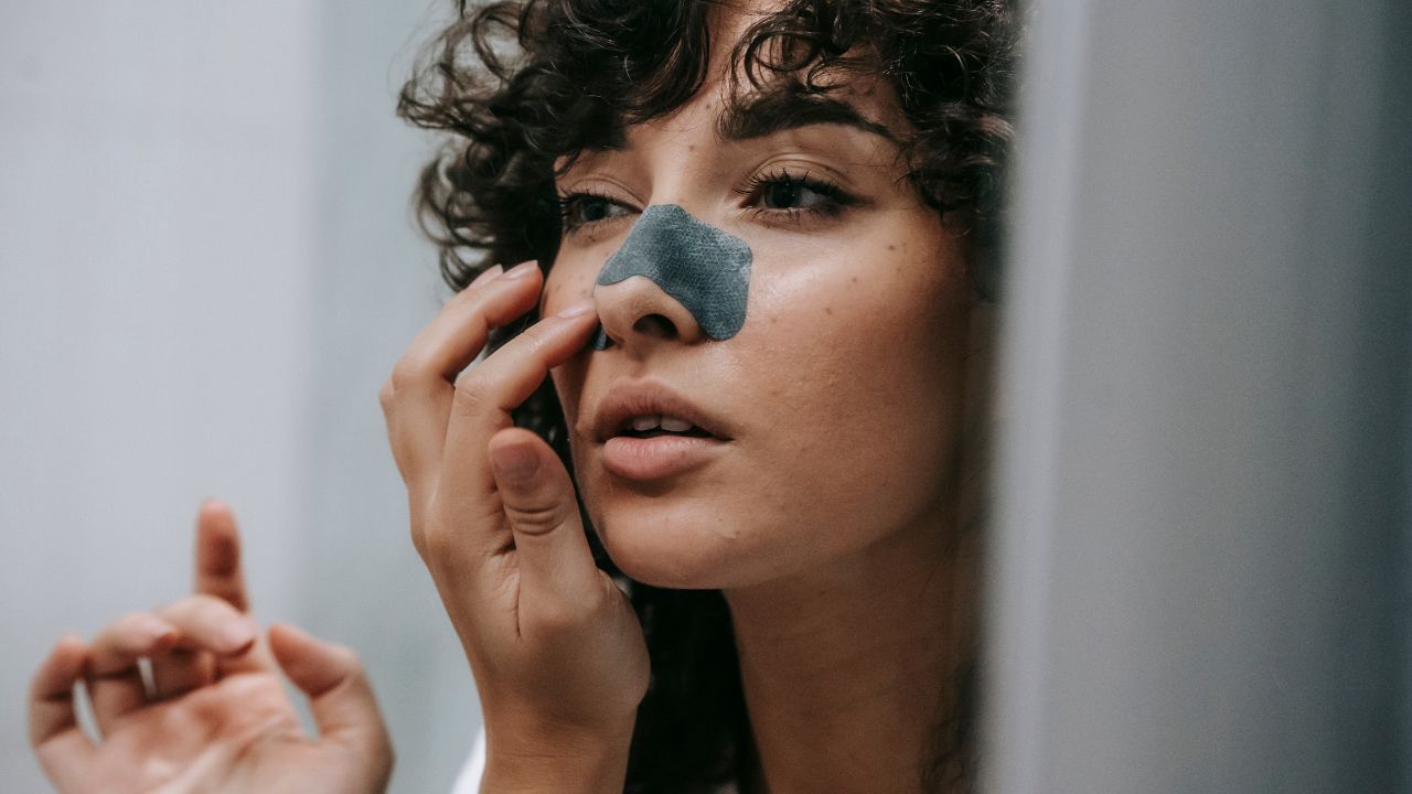 Pore Strips - dobre czy złe dla skóry? Kompletny przewodnik po satysfakcjonującym peelingu